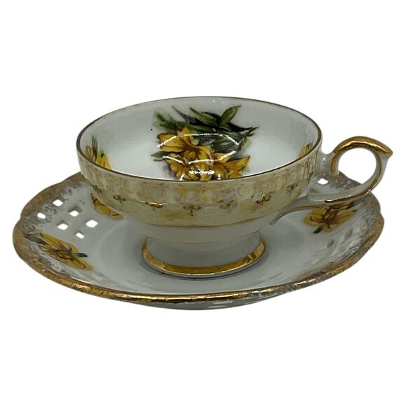 Daffodil Yellow Floral Tea Cup and Saucer Reticulated Petite Trimont Ware Japan - Picture 2 of 6